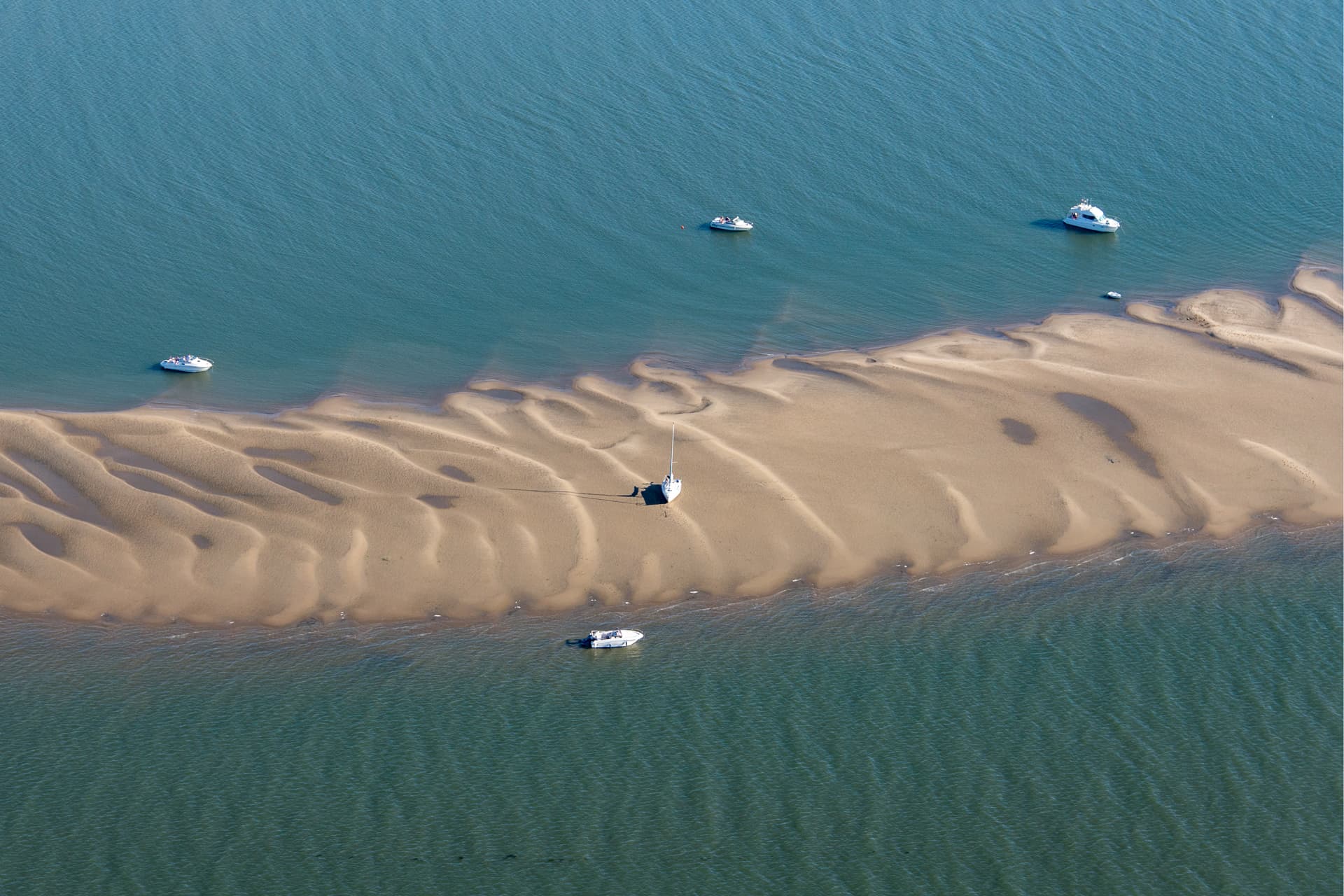 Balade en bateau depuis le port de la Vigne