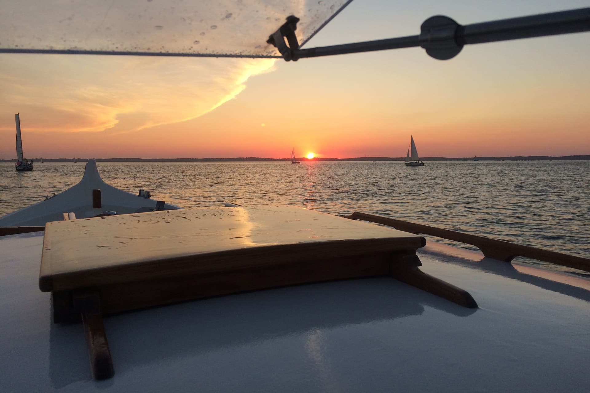 Balade en bateau au coucher du soleil